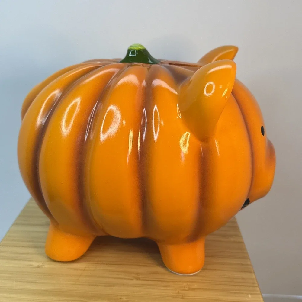 Target Ceramic Halloween Piggy Bank Pumpkin‎ Jack-O-Lantern 2010